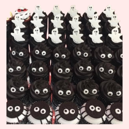 Halloween-Themed Fresh Cream Cupcakes